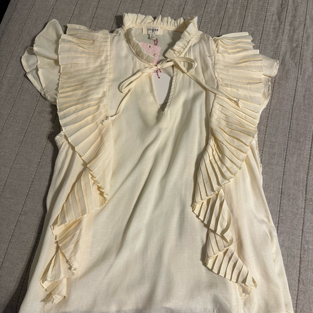 Umgee Cream Ruffle Sleeve Blouse